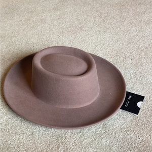 GiGi Pip Ginger Gambler hat. NWT. Size 59.